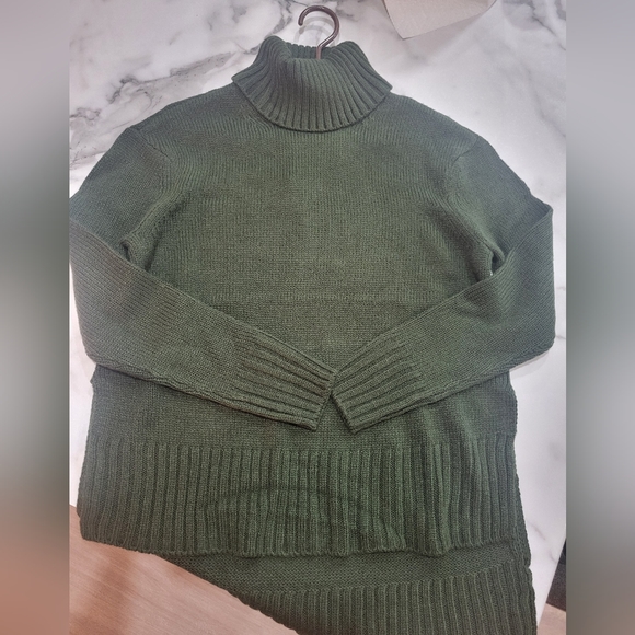 Womens Sweater - Picture 1 of 3